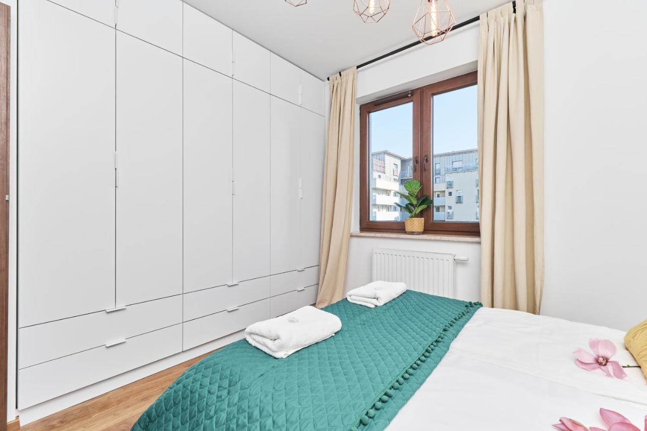 Nowa Teczowa Apartments Promenada Staromiejska By Noclegi Renters Wrocław Exteriör bild