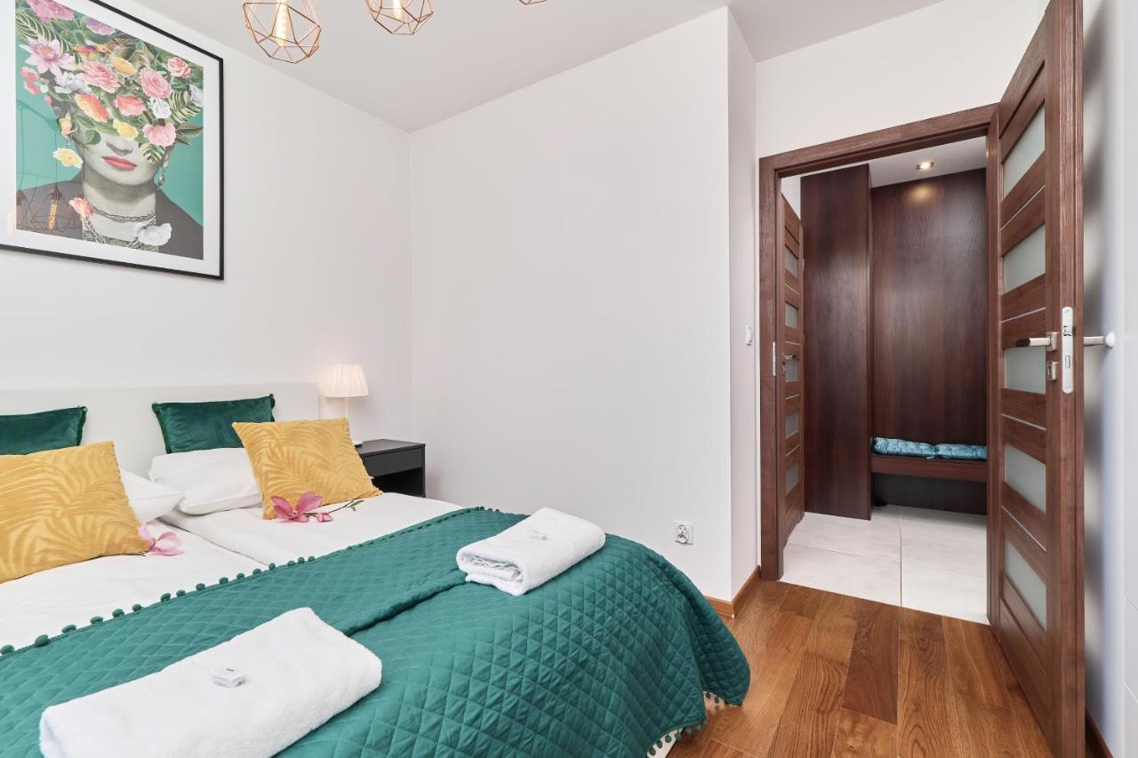 Nowa Teczowa Apartments Promenada Staromiejska By Noclegi Renters Wrocław Exteriör bild