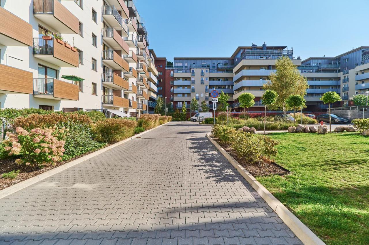 Nowa Teczowa Apartments Promenada Staromiejska By Noclegi Renters Wrocław Exteriör bild